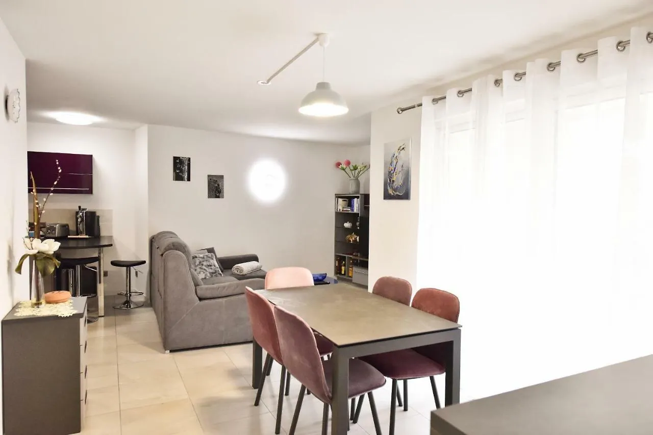 Apartment 2-Br With Terrace And Pool In The Heart Of Palm Beach Cannes